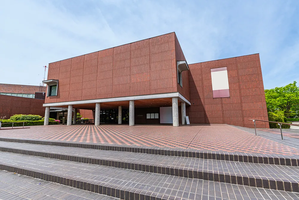 山梨県立美術館